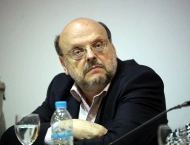 Επίθεση Ε.Αντώναρου κατά Κ.Μητσοτάκη για τη διαγραφή του - Έβαλε και φωτό του με... Καραμανλή!